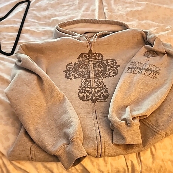 Gildan Other - Comfort meets Cool Mens Hoodie